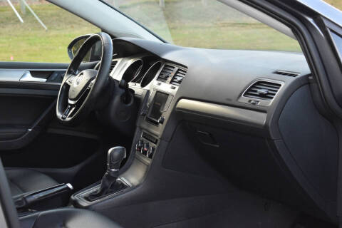 2017 Volkswagen Golf TSI SE