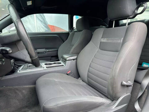 2010 Dodge Challenger SE