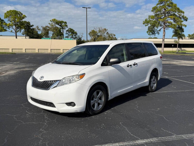 2012 Toyota Sienna Base 7-Passenger