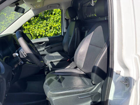 2017 Mercedes-Benz Metris Worker Cargo