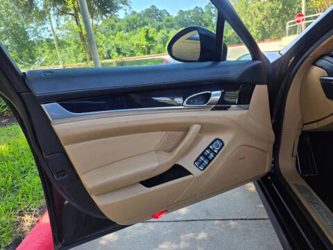 2016 Porsche Panamera