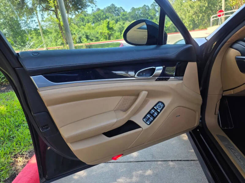 2016 Porsche Panamera