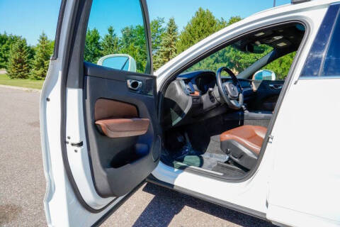 2021 Volvo XC60 T5 Momentum