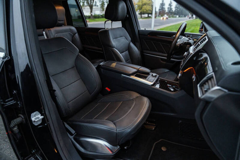 2015 Mercedes-Benz GL-Class GL 550 4MATIC