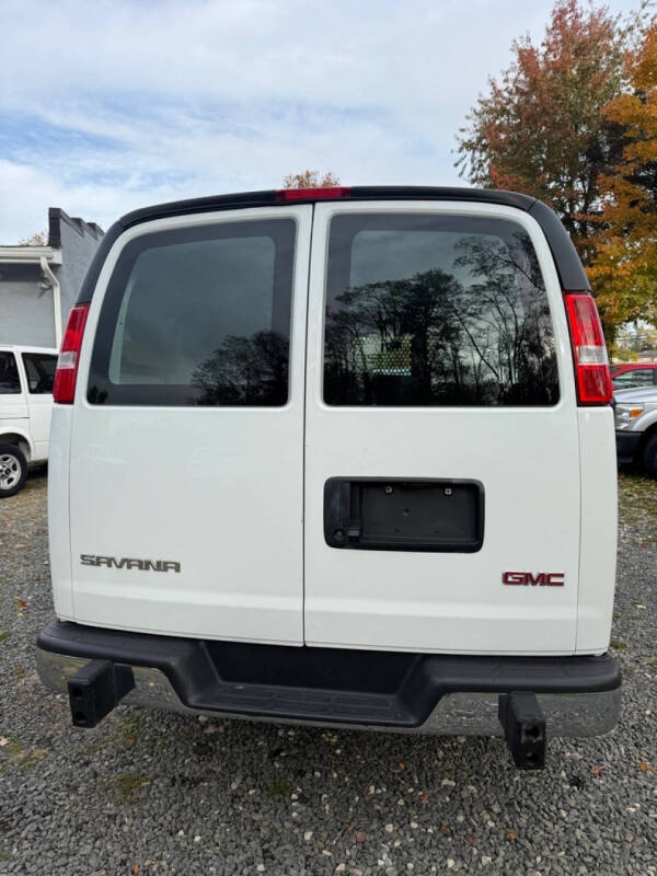 2024 GMC Savana 2500