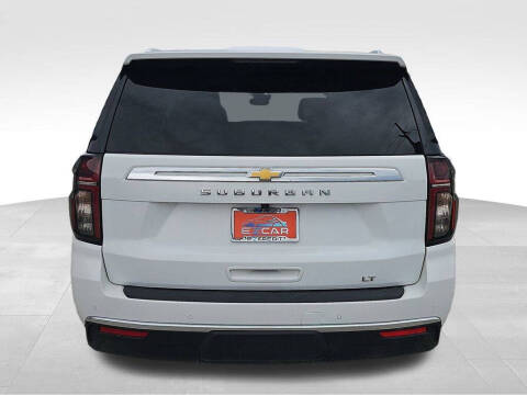 2023 Chevrolet Suburban LT