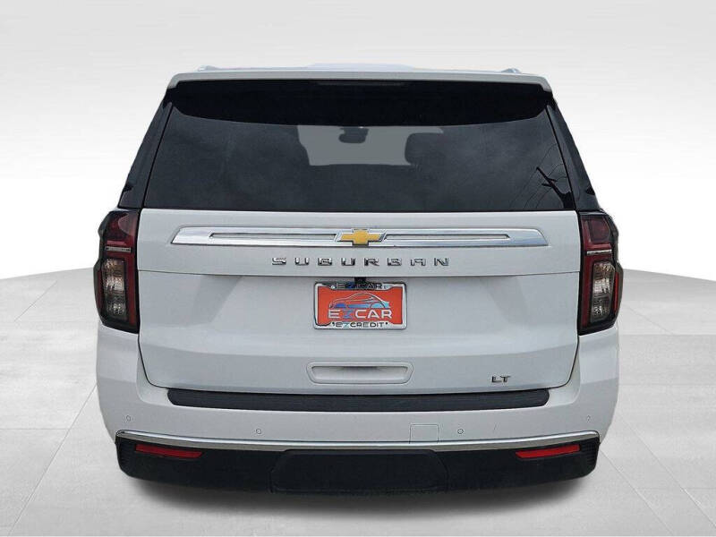 2023 Chevrolet Suburban LT