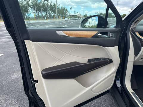 2016 Lincoln MKC Select