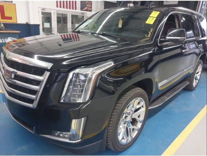 2016 Cadillac Escalade Luxury Collection