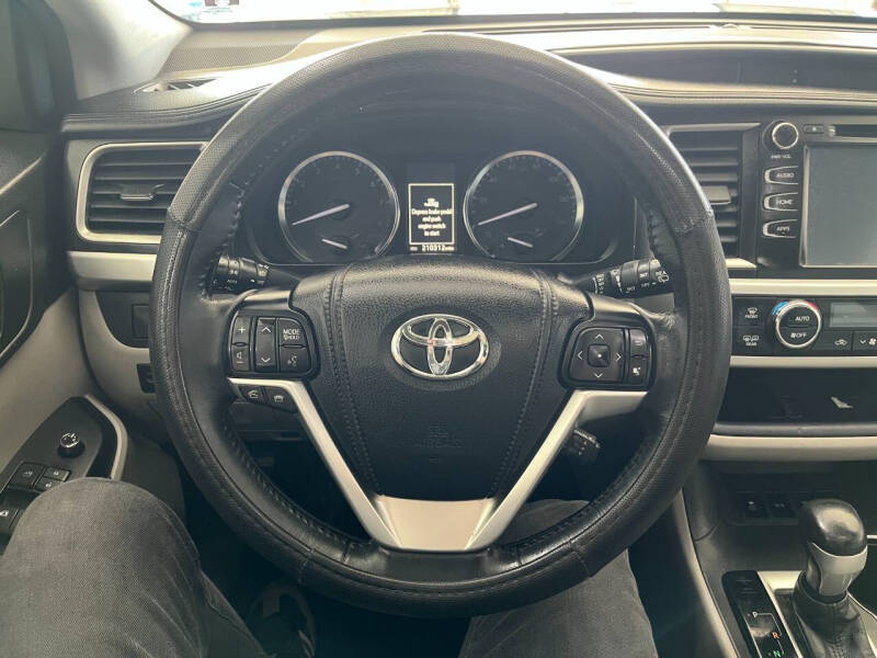 2015 Toyota Highlander XLE photo 45