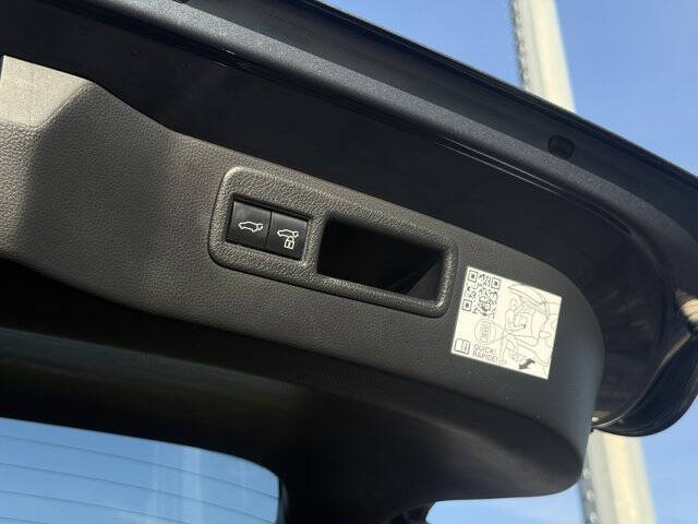 2024 Toyota Venza LE