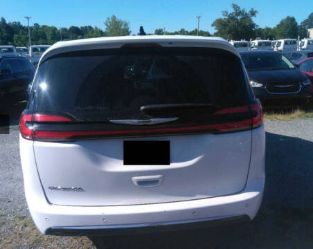 2025 Chrysler Pacifica Select