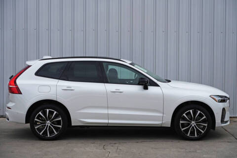 2024 Volvo XC60 B5 Plus Dark Theme