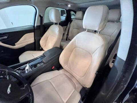 2018 Jaguar F-PACE 25t Premium