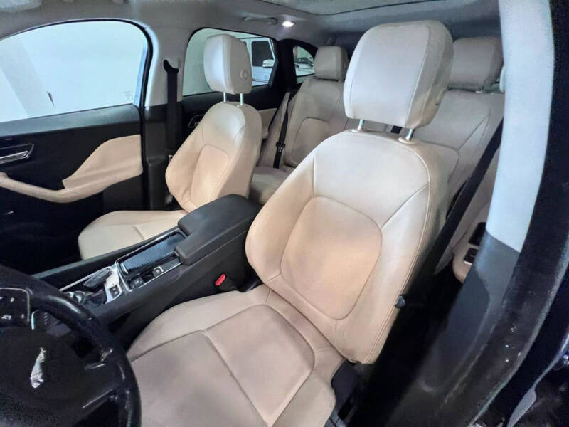 2018 Jaguar F-PACE 25t Premium