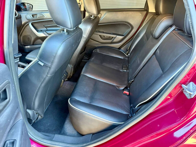 2011 Ford Fiesta SES
