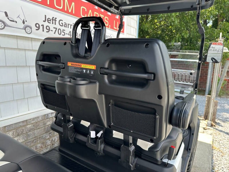 2025 Evolution D5 Maverick-4 - BASE