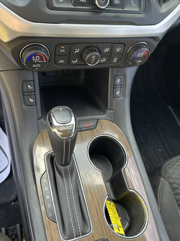 2018 GMC Acadia SLE-2