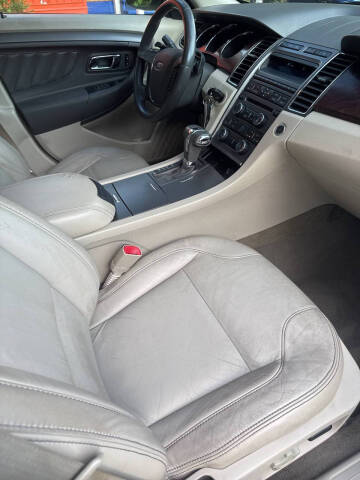 2010 Ford Taurus SEL