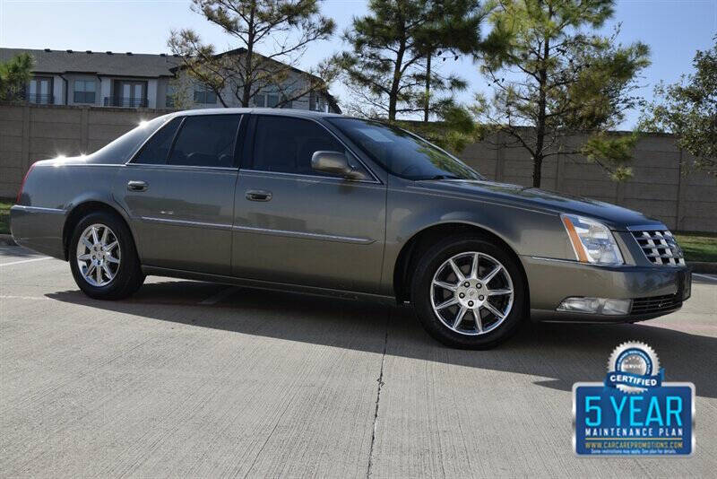 2011 Cadillac DTS Luxury Collection