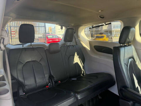 2021 Chrysler Pacifica Touring L