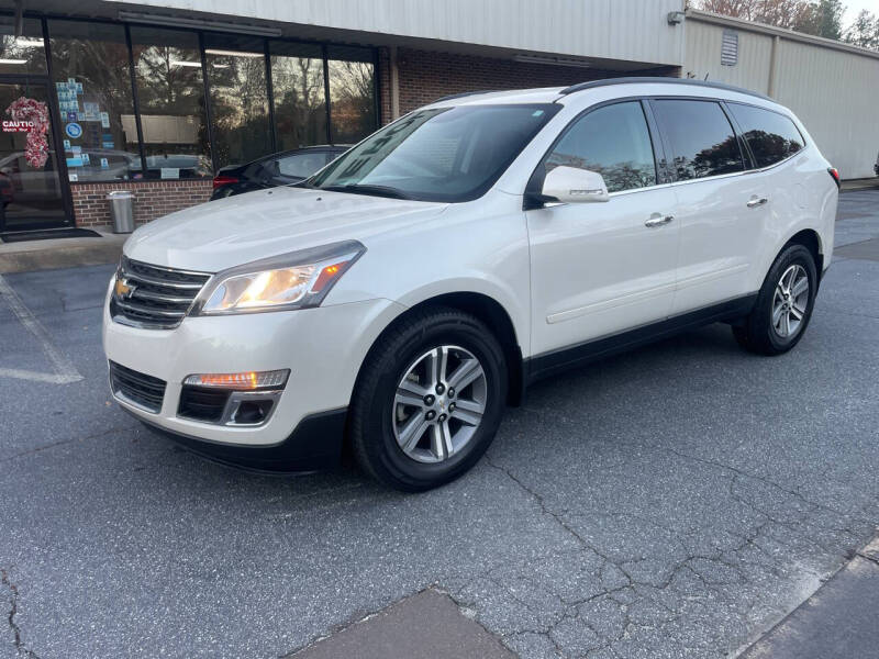 2015 Chevrolet Traverse 2LT photo 2