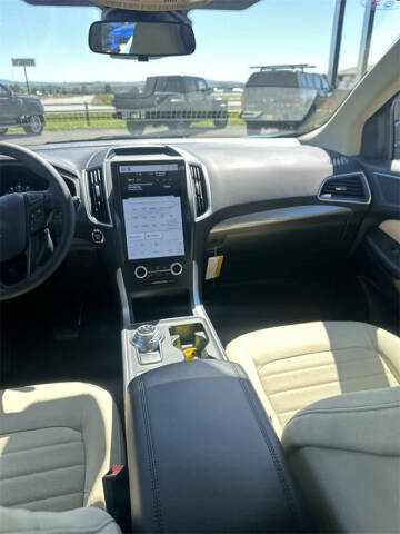 2024 Ford Edge SE