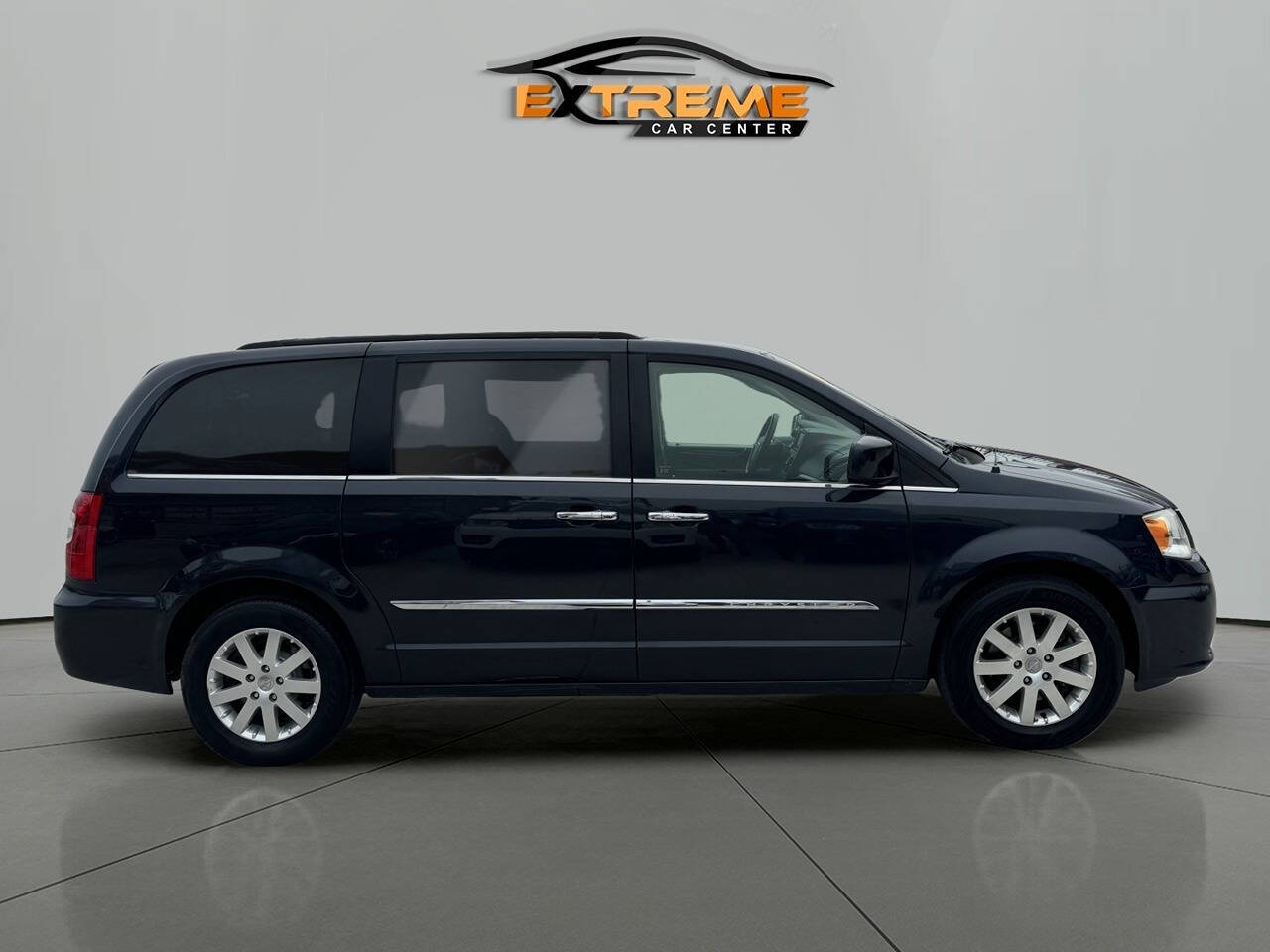 2014 Chrysler Town and Country for sale at Extreme Car Center in Detroit, MI