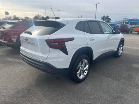 2025 Chevrolet Trax LS