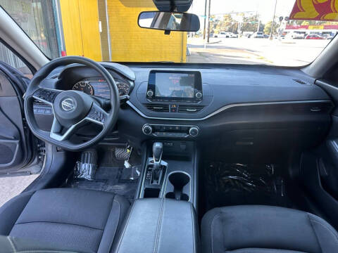 2022 Nissan Altima 2.5 SV