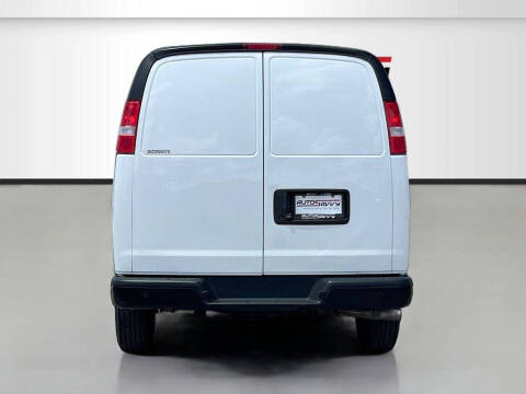 2025 Chevrolet Express 2500