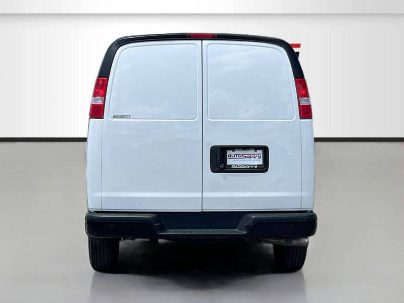2025 Chevrolet Express 2500