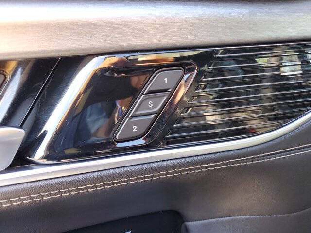 2024 Jeep Wagoneer Carbide