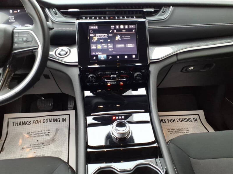 2022 Jeep Grand Cherokee L Laredo