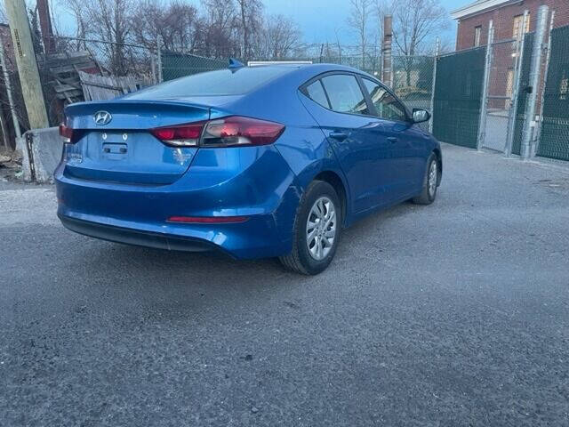 2017 Hyundai Elantra SE photo 3