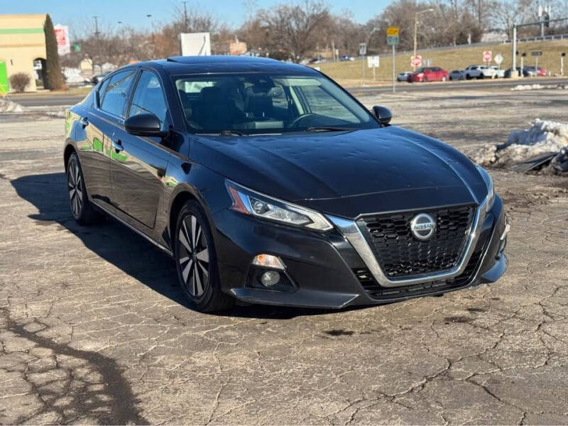 2019 Nissan Altima for sale at ERS Motors, LLC. in Bridgeton MO