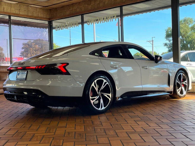 2023 Audi e-tron GT quattro Premium Plus