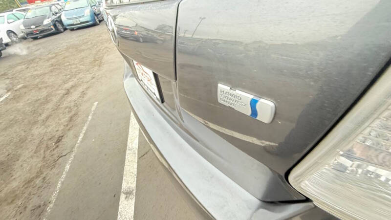 2012 Toyota Prius v Two