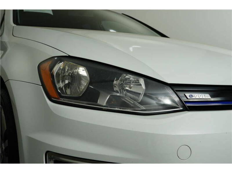 2016 Volkswagen e-Golf SE