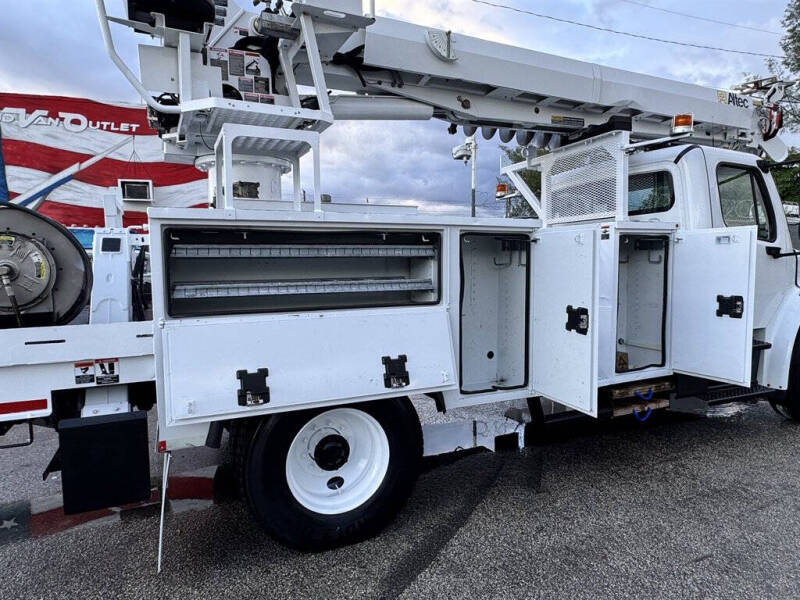 2019 Freightliner M2 106