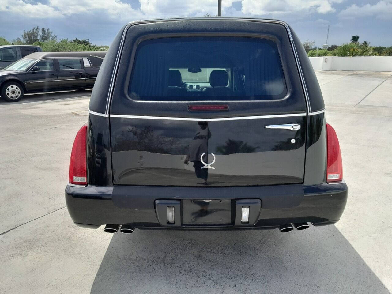 2009 Cadillac DTS Hearse - $21,950