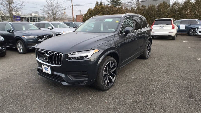 2021 Volvo XC90 T6 Momentum 7-Passenger