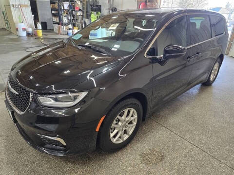 2024 Chrysler Pacifica Touring