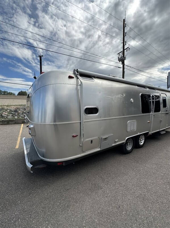 2015 Airstream Flying Clo