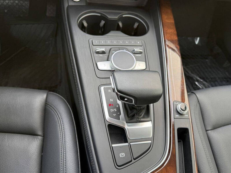 2019 Audi A4 quattro Premium Plus 45 TFSI