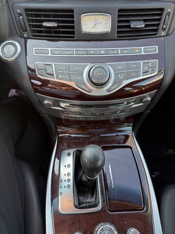 2015 Infiniti Q70 3.7