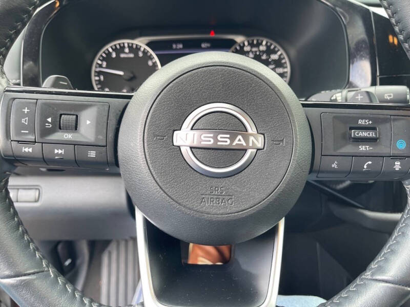 2022 Nissan Pathfinder SL