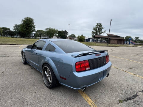 2005 Ford Mustang GT Deluxe