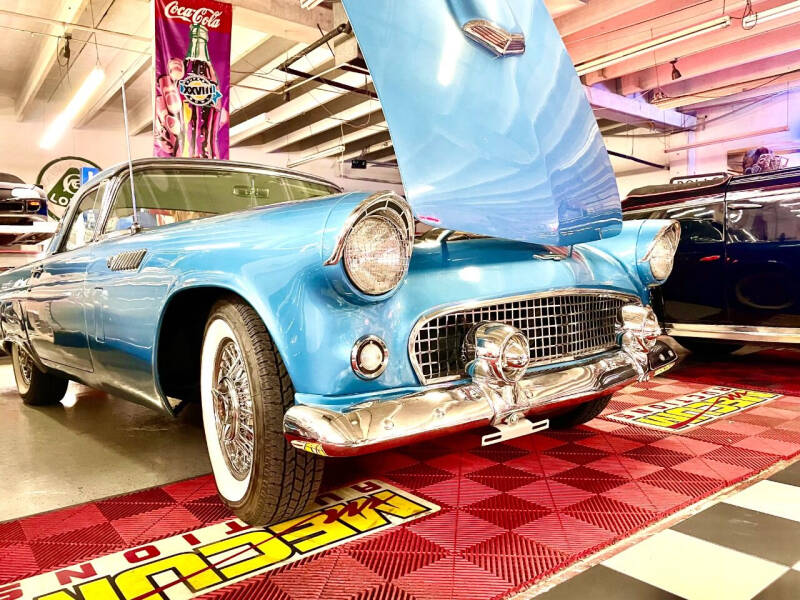 1956 Ford Thunderbird