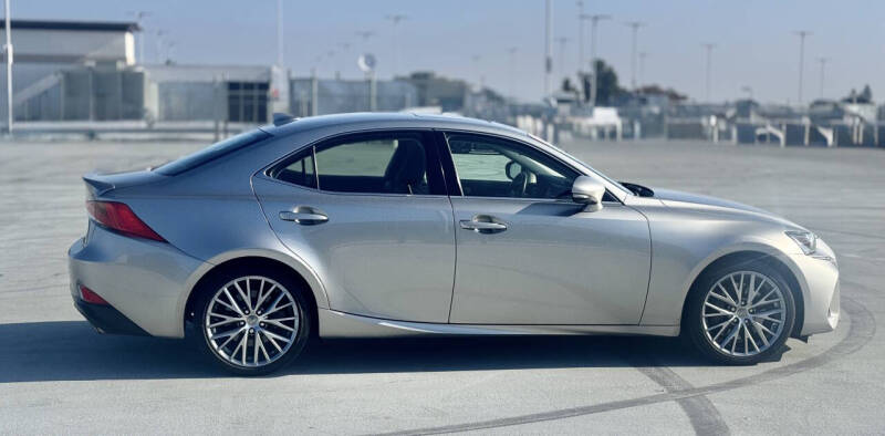 2018 Lexus IS 300